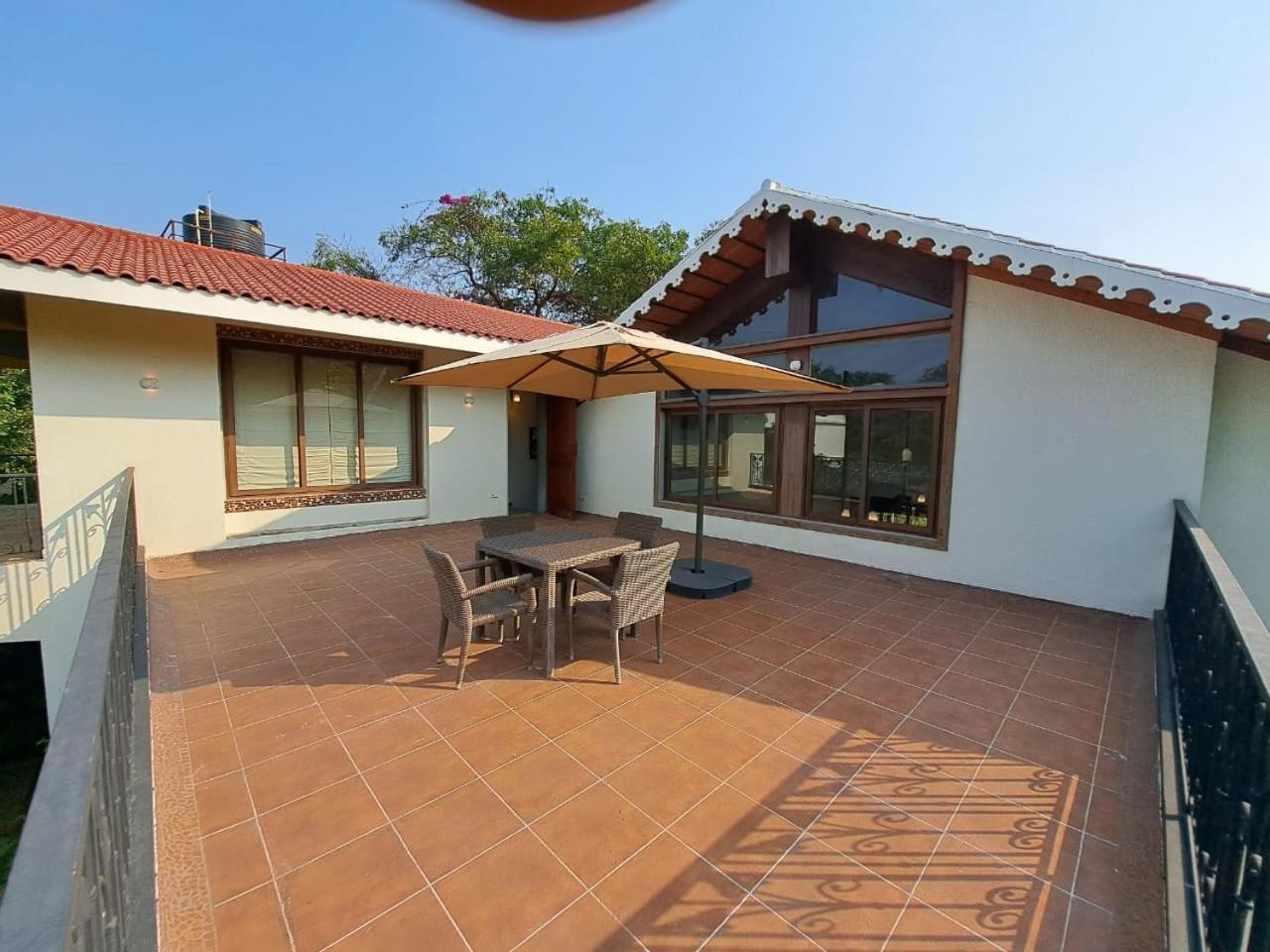 アリバグ Casa Blanca 3Bhk W/Pool Near Mandwa, Alibaugヴィラ エクステリア 写真